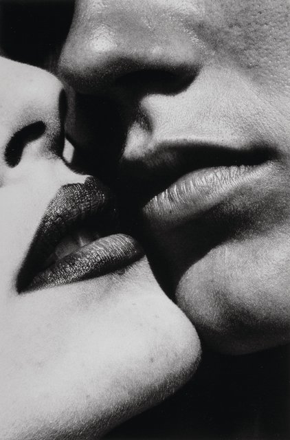 Helmut Newton, The Kiss, 1982